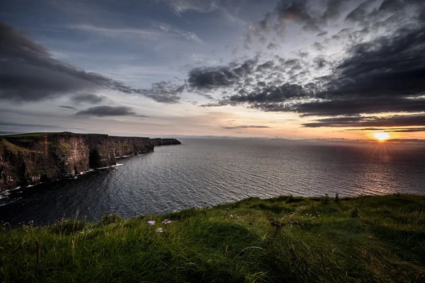 Sunset at the cliffs of Moher — Stock Photo, Image