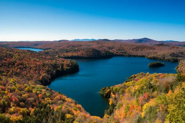 Blick Auf Den Nichol Teich Einem Sonnigen Herbsttag — Stockfoto