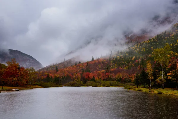 Saco Rivier Witte Berg Bij Een Regenachtige Herfstdag — Stockfoto