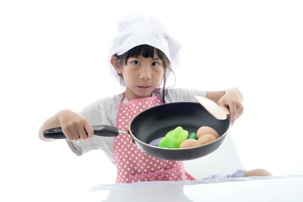 Asyalı kız pişirme — Stok fotoğraf