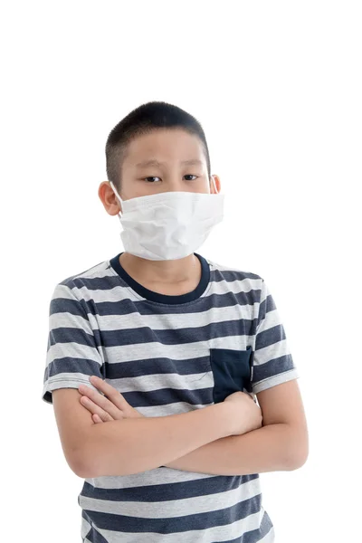 Joven asiático niño usando máscara sobre fondo blanco —  Fotos de Stock