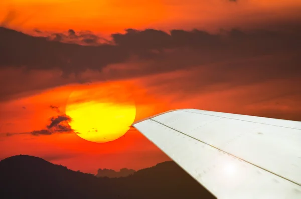 Flying in the sky and the sea of clouds. — Stock Photo, Image