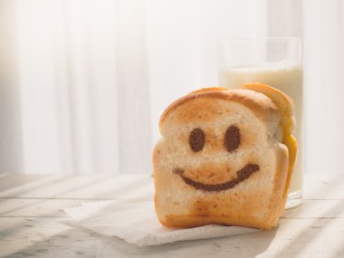 Mutlu sıcak pencere ışık ahşap tablo tost.