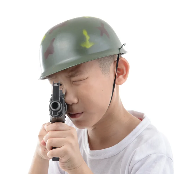 흰색 배경에 고립 된 총 아시아 소년 — 스톡 사진