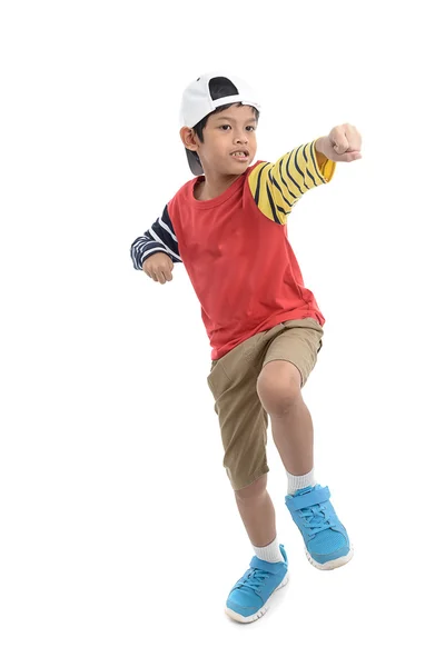 Ganzkörperporträt eines coolen kleinen Jungen in trendiger Kleidung — Stockfoto