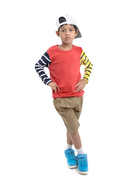 Ritratto a figura intera di un bambino fresco in abiti alla moda — Foto Stock