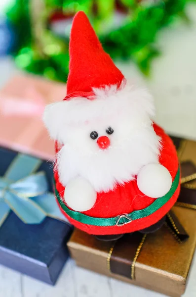 Close up Santa doll with bokeh background, dept of field. — Stock Photo, Image