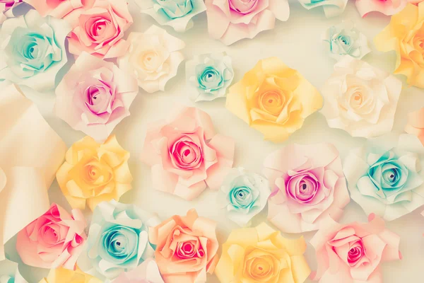 Estilo vintage Origami flores na colagem ob board . — Fotografia de Stock