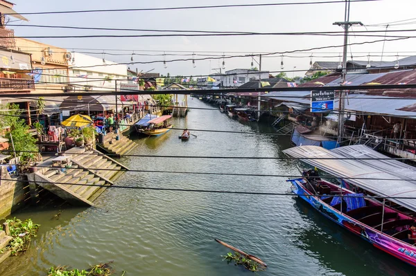 AMPHAWA, THAÏLANDE-31 mars : Établissement communautaire le long d'Amphawa ca — Photo