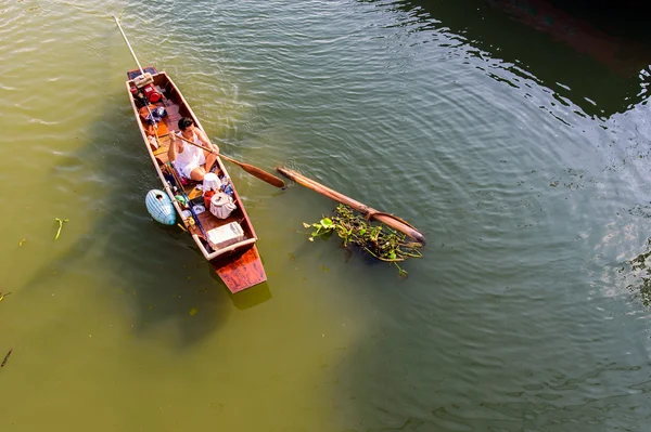 Marché flottant d'Ampawa - 31 mars 2015 : Le flottant le plus célèbre — Photo