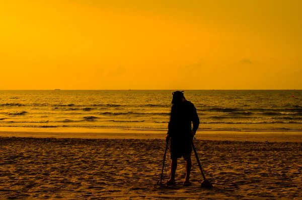 Pettinatura spiaggia elettronica, Hua Hin Thailandia con alba . — Foto Stock