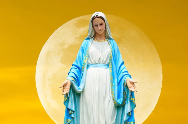 Statues of Holy Women and Big moon background wtith sun set. — Stock Photo, Image