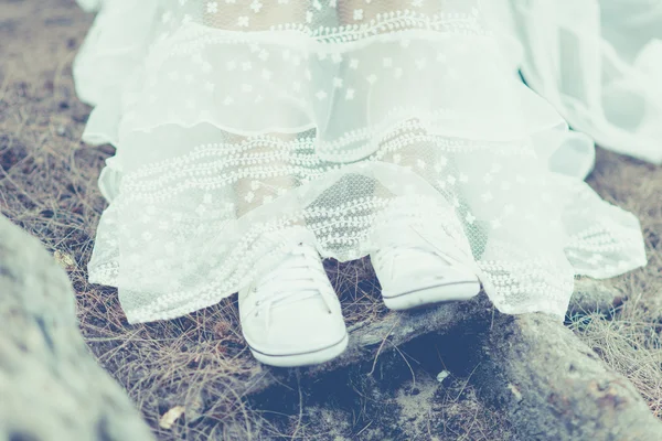 Bride 's legs in vintage tone. — 스톡 사진