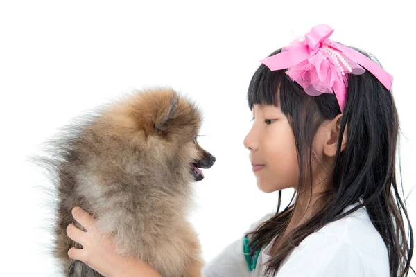 Asiático niño con perrito — Foto de Stock