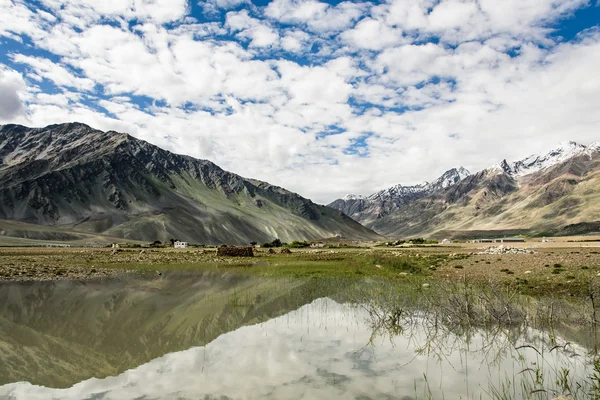 Blick auf das Zanskar-Tal — Stockfoto