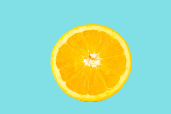 Halb frische Orange — Stockfoto
