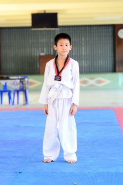 Genç çocuk eğitim taekwondo