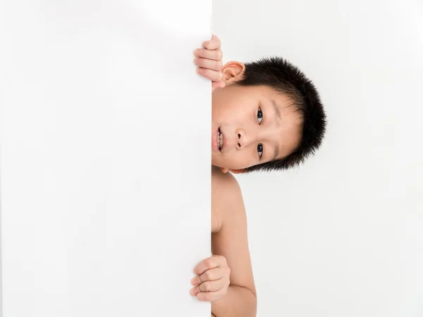 Çocuk holding beyaz tahta — Stok fotoğraf