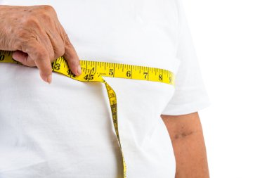 Kadın kıdemli ölçüm bel