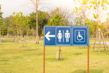 Erkek ve kadın tuvalet işaretleri Park