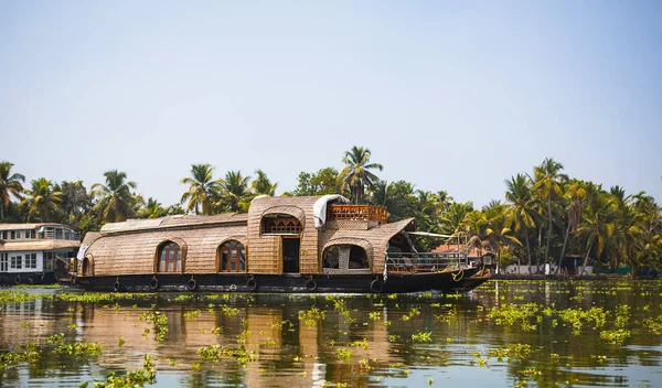 Dům Loď Rekreační Výletní Loď Indii Kerala Mořské Řasy Pokryté — Stock fotografie