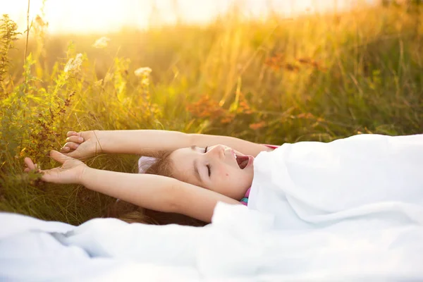 Girl Sleeps Bed Grass Sweet Stretches Yawns Sleepily Good Morning — Stock Fotó