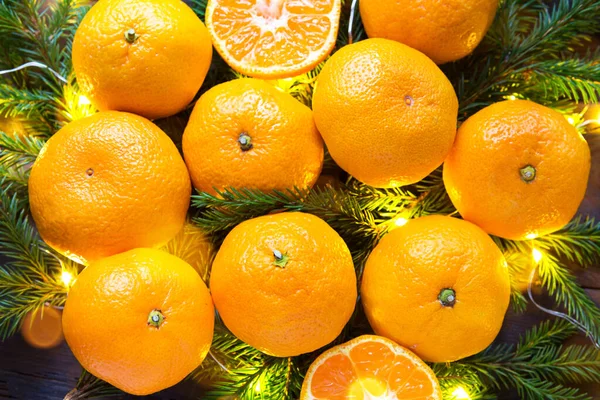 Fresh Tangerines Garland Lights Fir Branches Tinsel New Year Bright — Stock Photo, Image