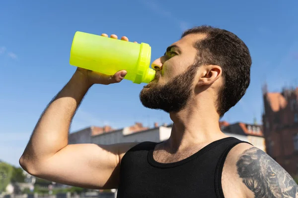 Sports Man Drinks Water Protein Cocktail Outdoors Handsome Muscular Guy — Stock Photo, Image