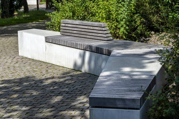 Concrete Bench Wooden Seat Standing Park Sidewalk — Stock Photo, Image