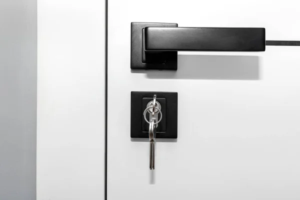 Modern White Door Matte Black Handle Magnetic Locks Lock Key — Stock Photo, Image