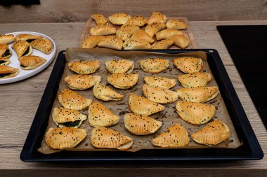 Fırında pişmiş, mantarlı altın köfteler..