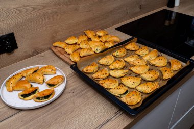 Fırında pişmiş, mantarlı altın köfteler..