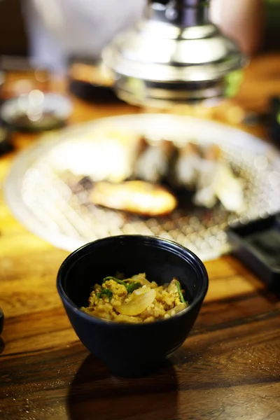 Rebanada de carne cruda para barbacoa o yakiniku de estilo japonés — Foto de Stock