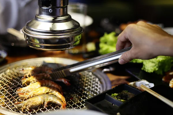 Rebanada de carne cruda para barbacoa o yakiniku de estilo japonés — Foto de Stock