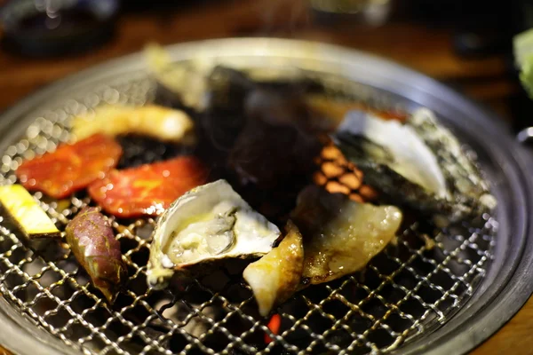 Νωπό βόειο κρέας φέτα για μπάρμπεκιου ή ιαπωνικό στυλ yakiniku — Φωτογραφία Αρχείου