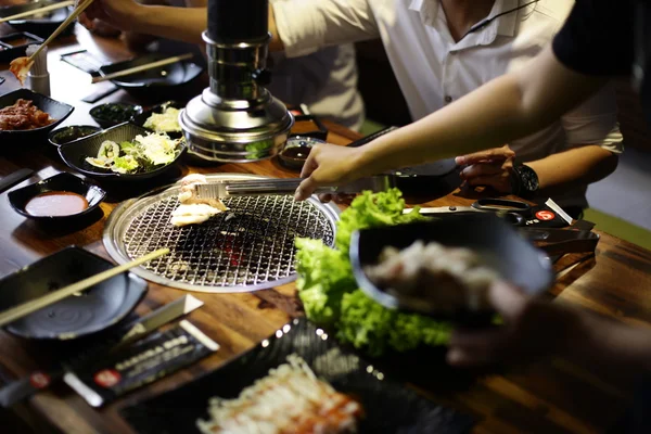 원시 쇠고기 바베 큐에 대 한 슬라이스 또는 일본식 불고기 — 스톡 사진