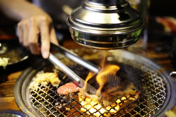 Rå nötkött segment för grillfest eller japansk stil yakiniku Stockfoto