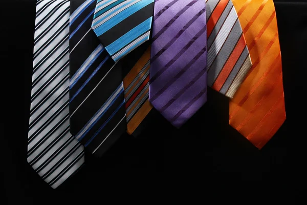 Bunte Krawatten für Männer — Stockfoto
