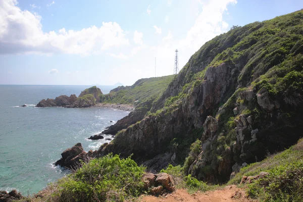 Mar azul céu ilha areia sol luz paisagem, Nha trang, Vietnã — Fotografia de Stock