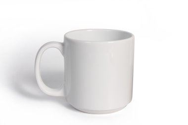 dört seramik bardak izole beyaz arka plan, yan görünüm.