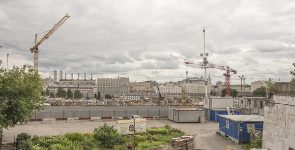 Construction sur le site de l'ancien hôtel Russie. Moscou — Photo