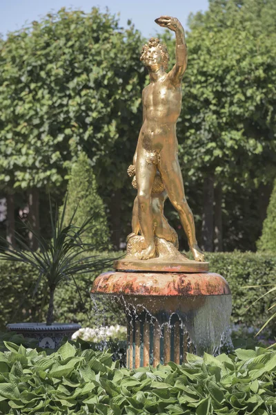 Fountain-Bell Gardens Monplaisir "Apolline" — Stock Photo, Image