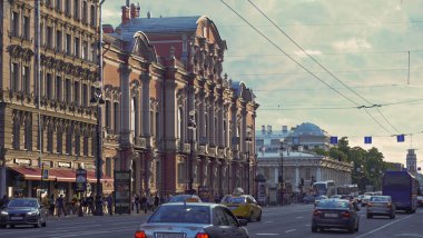   Beyaz geceler 5 Temmuz akşam; 2015 yılında St. Petersburg 