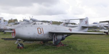   MiG-9-Jet avcı (1946). İlk seri Sovyet jet avcı uçağı. M