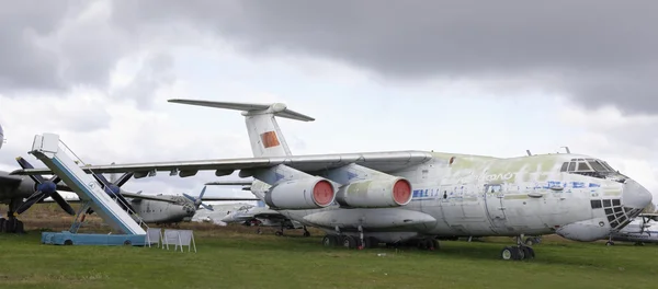 Il-76md-militaire transportvliegtuigen (1971). Max.snelheid, km / h-8 — Stockfoto