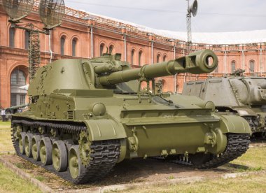 152-mm kundağı motorlu obüs 2s3 