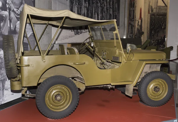 MB - four-wheel drive vehicle "Willys" (1942). Max. speed - 104 — Stock Photo, Image