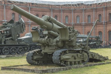 B-4-203-mm howitzer (1931). Weight, kg: guns - 17700, shell - 10