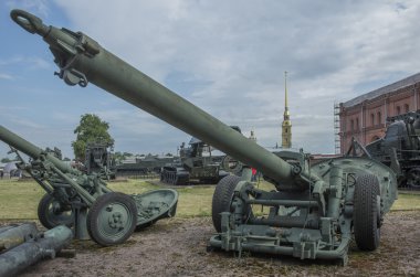 240-mm mortar M-240 (1950). Weight, kg: mortar - 3610, booby-131