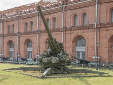 KS-30 130-mm uçaksavar topu (1952). Ağırlığı, kg: silah - 23500,